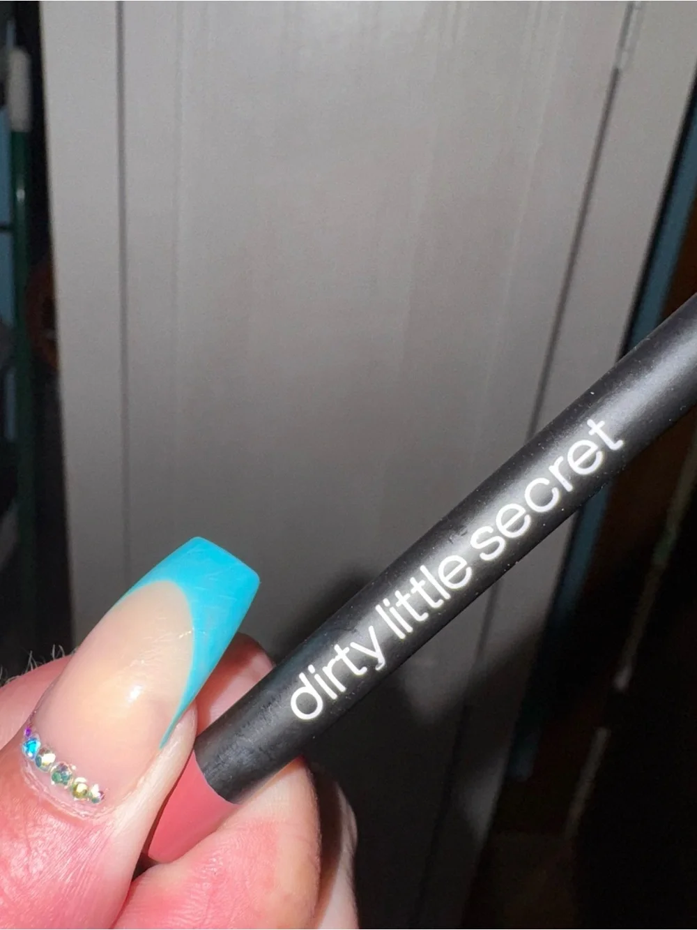 DLS lip liner
